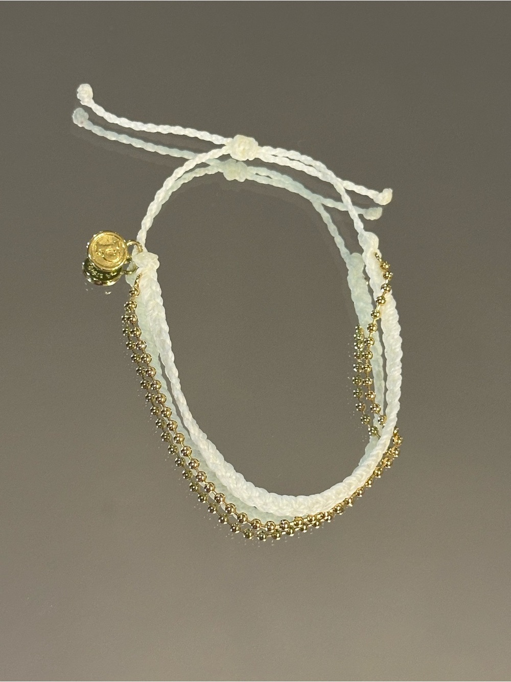 Pura Vida. White Braided Bracelet with Gold Beads